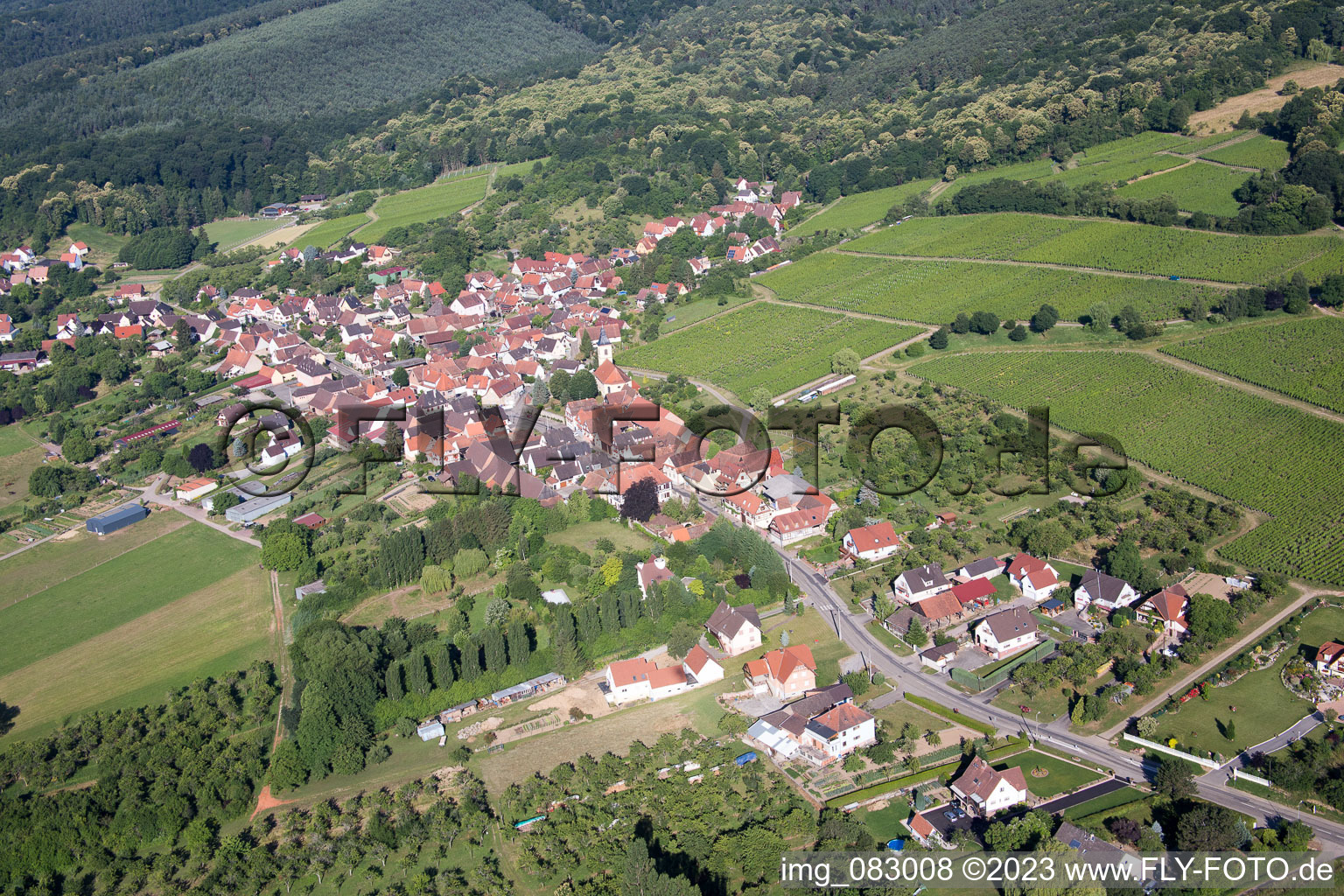 Schrägluftbild von Rott im Bundesland Bas-Rhin, Frankreich