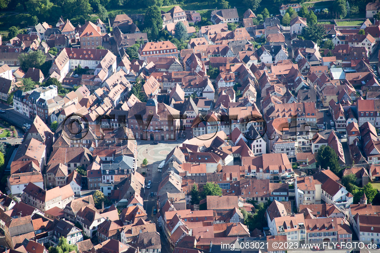 Wissembourg im Bundesland Bas-Rhin, Frankreich aus der Drohnenperspektive