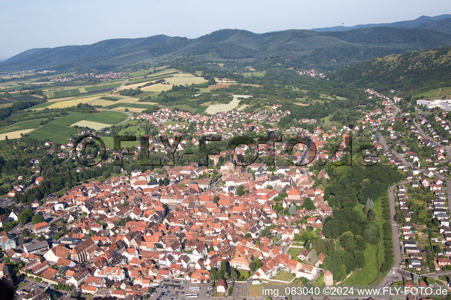 Drohnenbild von Wissembourg im Bundesland Bas-Rhin, Frankreich