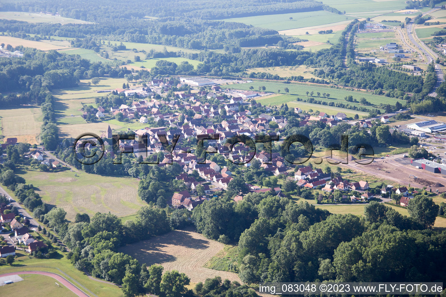 Luftaufnahme von Altenstadt (Elsaß) im Bundesland Bas-Rhin, Frankreich