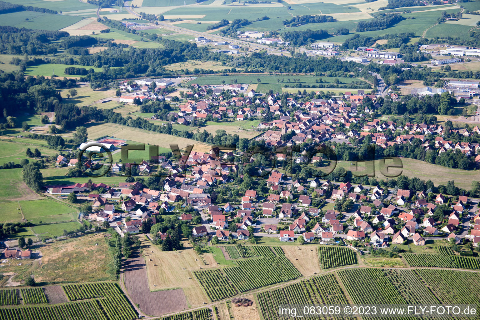 Altenstadt (Elsaß) im Bundesland Bas-Rhin, Frankreich von oben