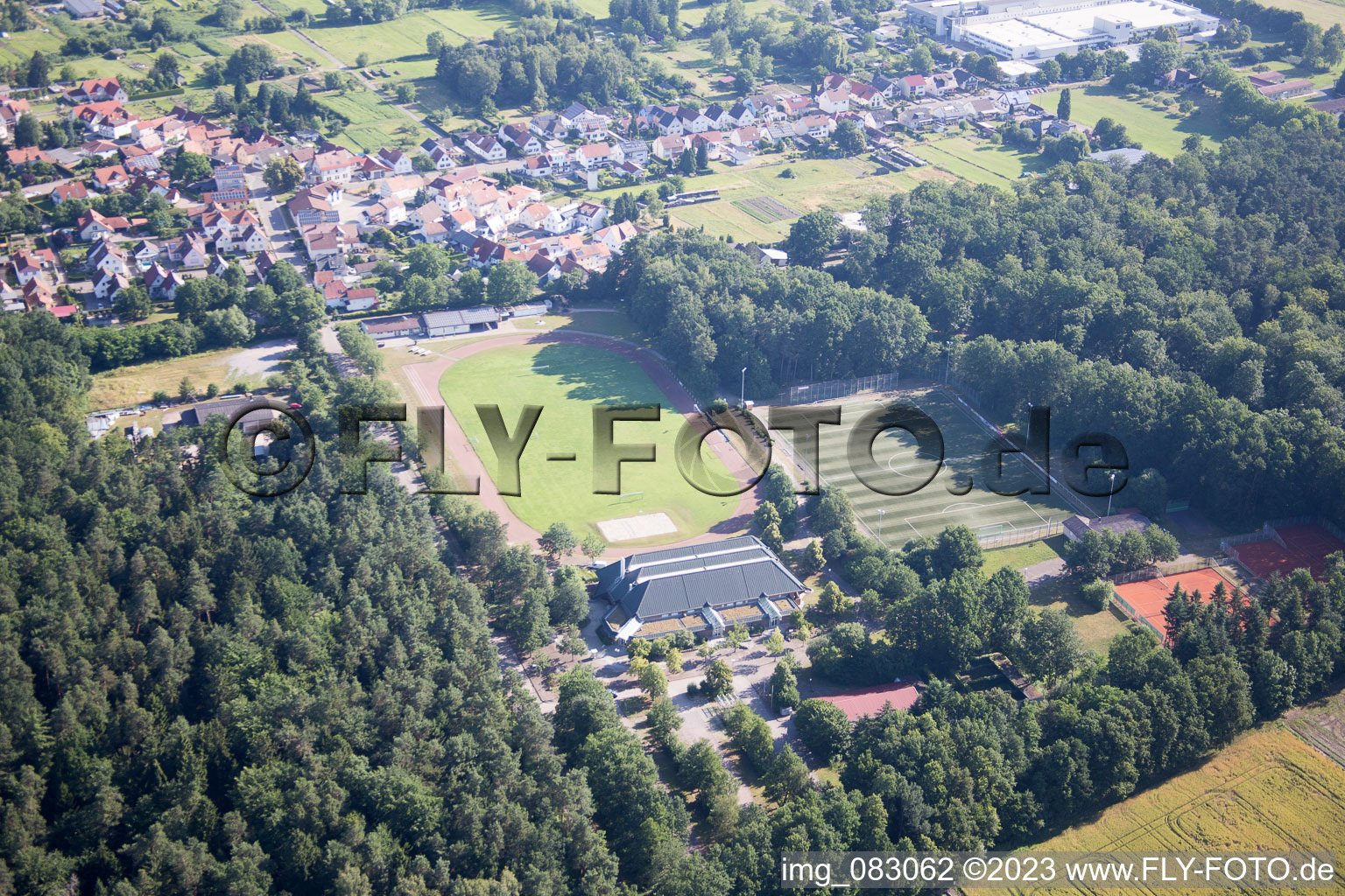Ortsteil Schaidt in Wörth am Rhein im Bundesland Rheinland-Pfalz, Deutschland von einer Drohne aus