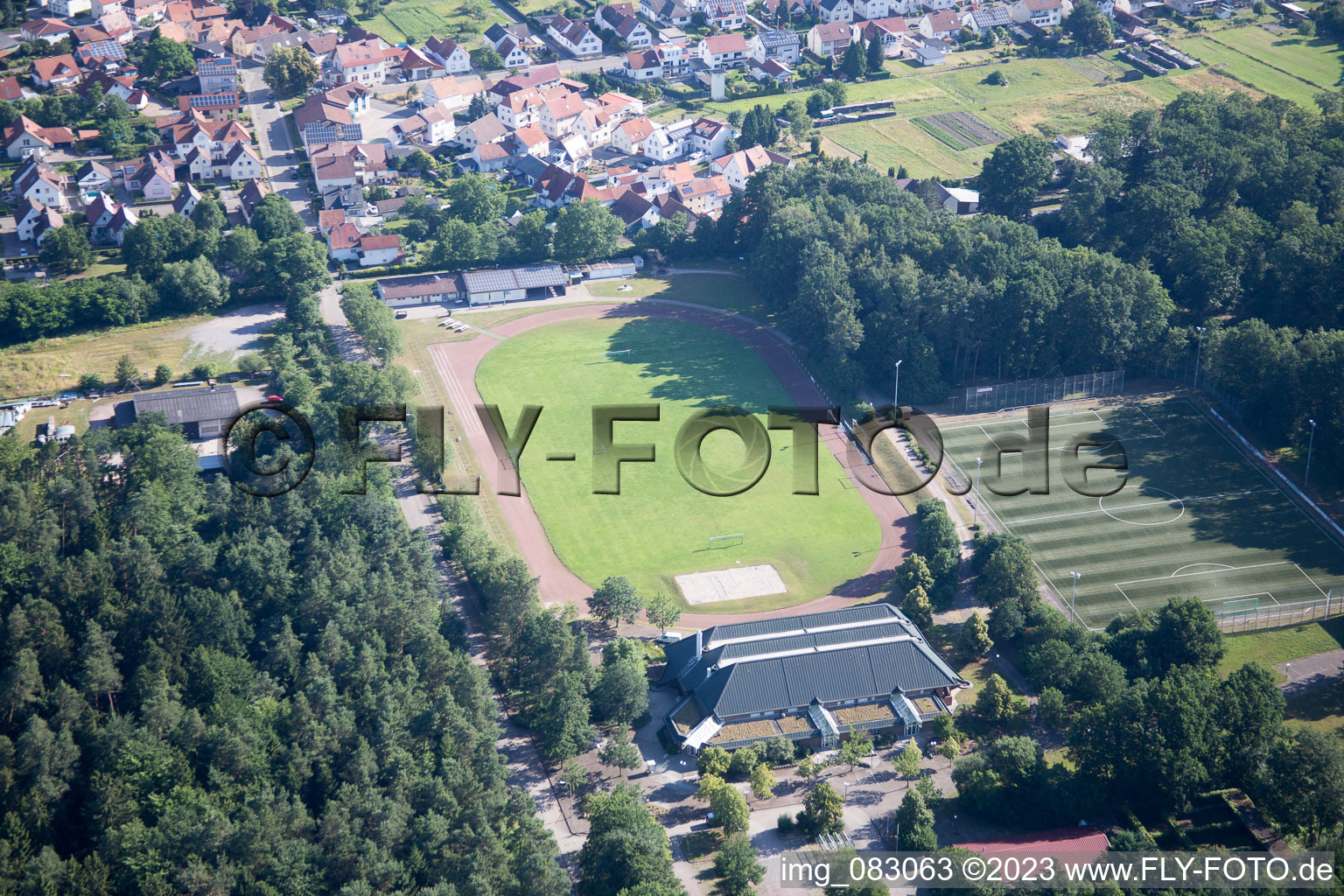 Ortsteil Schaidt in Wörth am Rhein im Bundesland Rheinland-Pfalz, Deutschland von der Drohne aus gesehen
