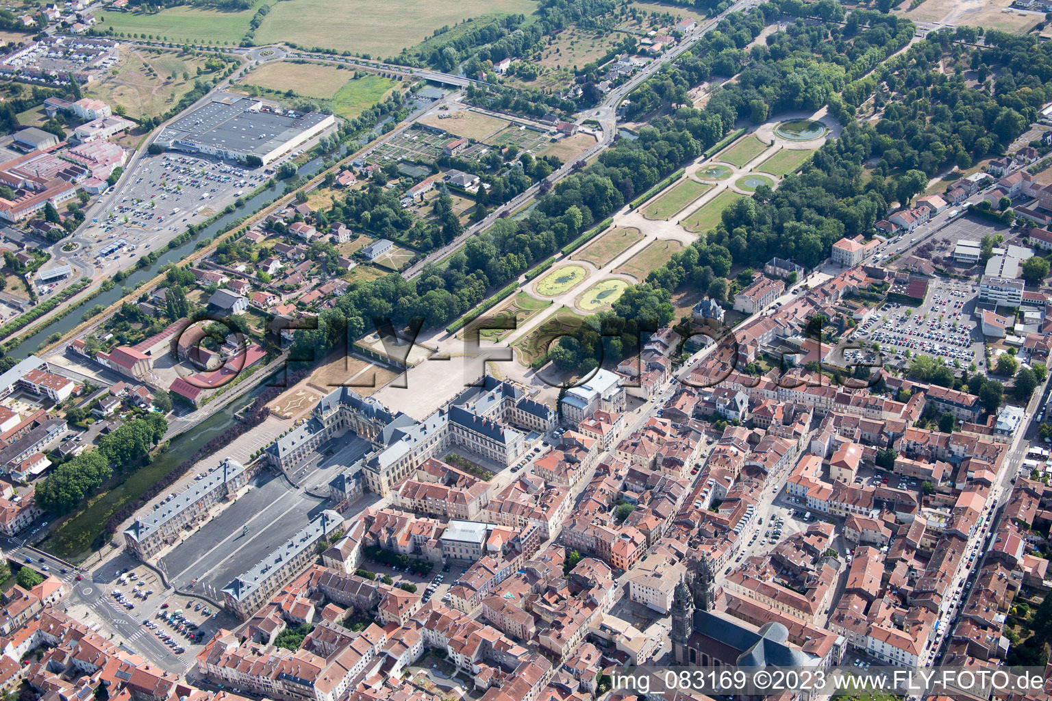 Luftaufnahme von Lunéville im Bundesland Meurthe-et-Moselle, Frankreich