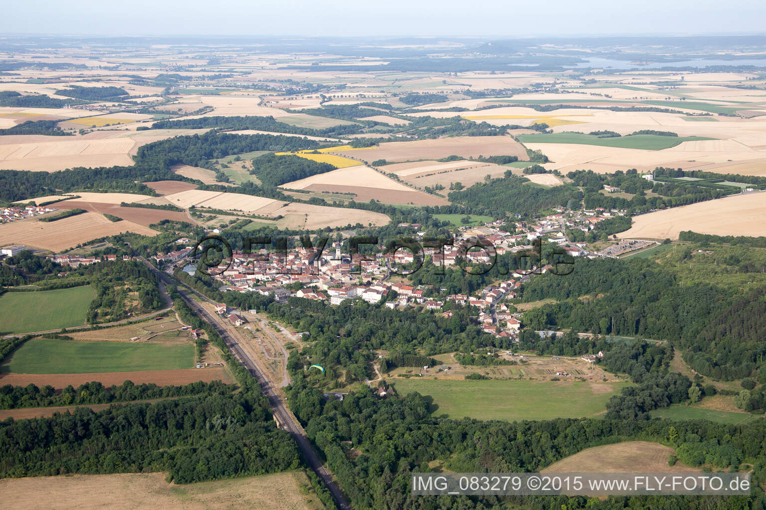Dorf - Ansicht in Thiaucourt-Regnieville in Grand Est in Thiaucourt-Regniéville im Bundesland Meurthe-et-Moselle, Frankreich