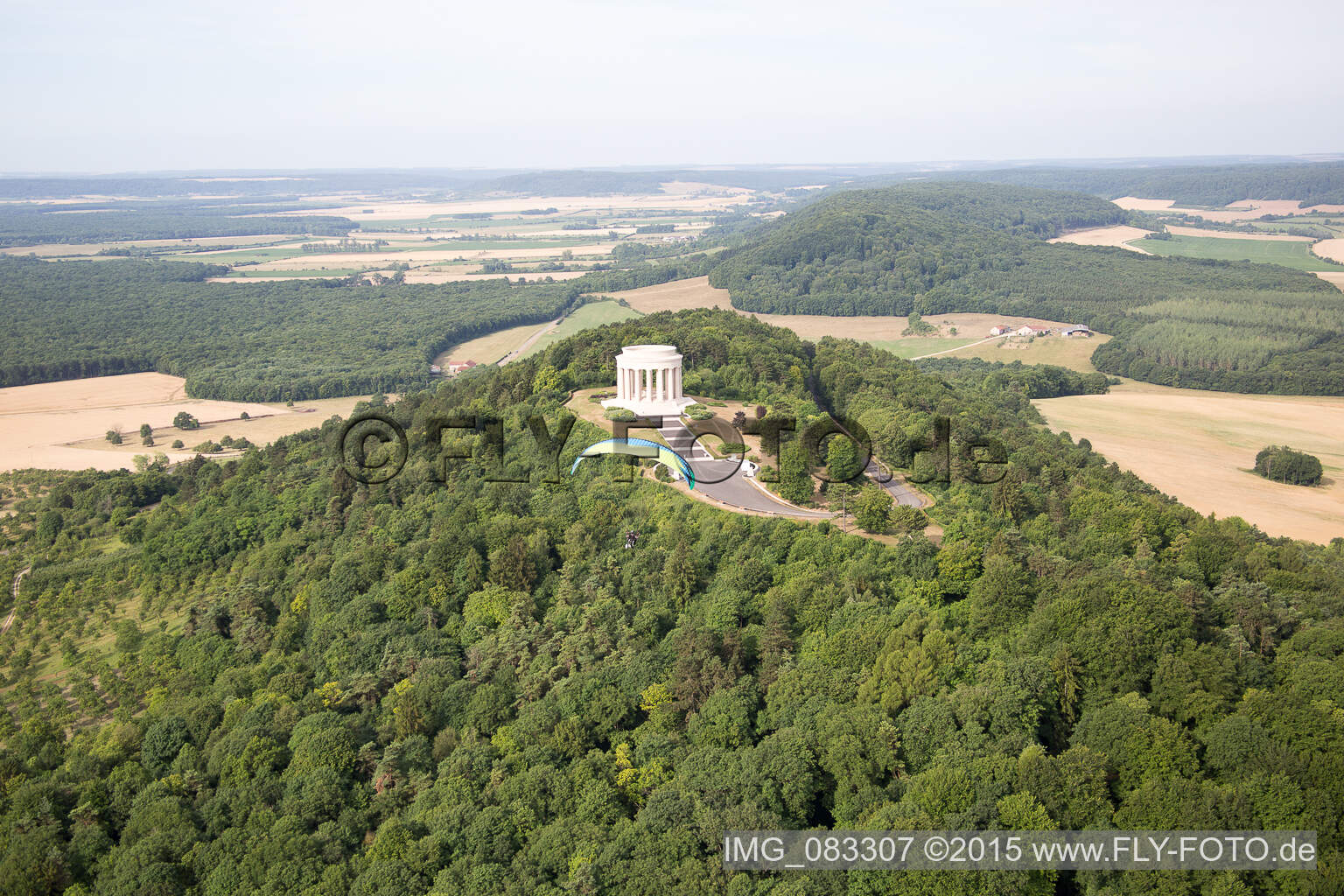 Montsec, Amerikanisches Kriegerdenkmal im Bundesland Meuse, Frankreich von oben gesehen