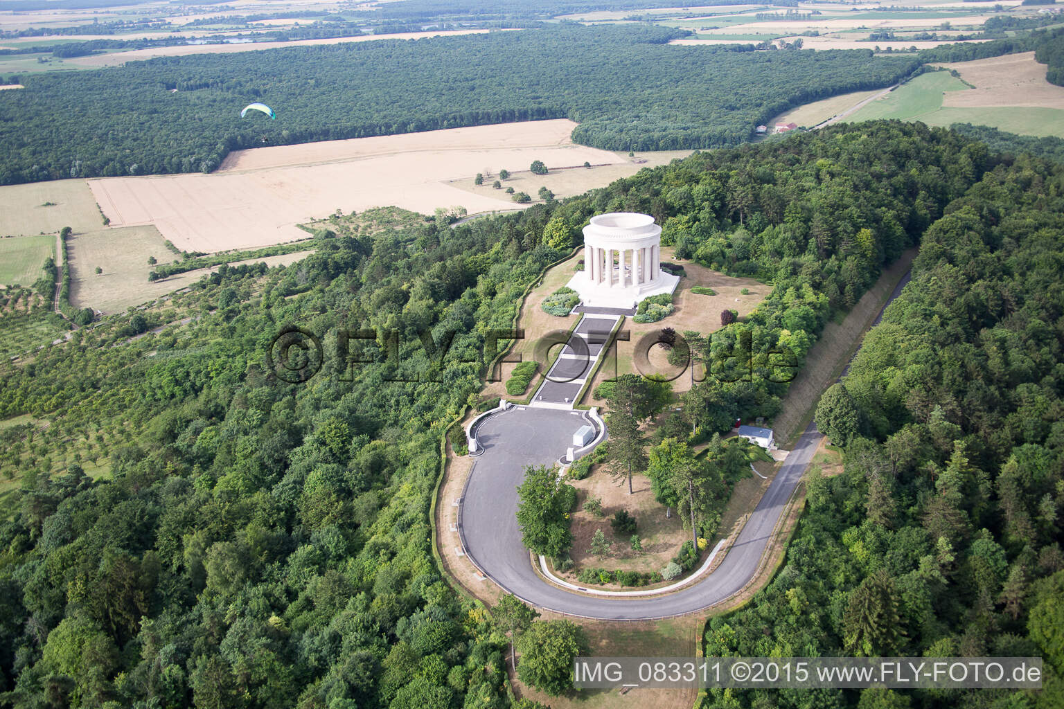 Montsec, Amerikanisches Kriegerdenkmal im Bundesland Meuse, Frankreich aus der Luft betrachtet