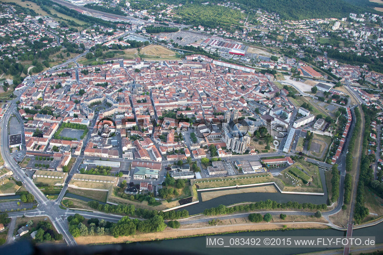 Toul im Bundesland Meurthe-et-Moselle, Frankreich von einer Drohne aus