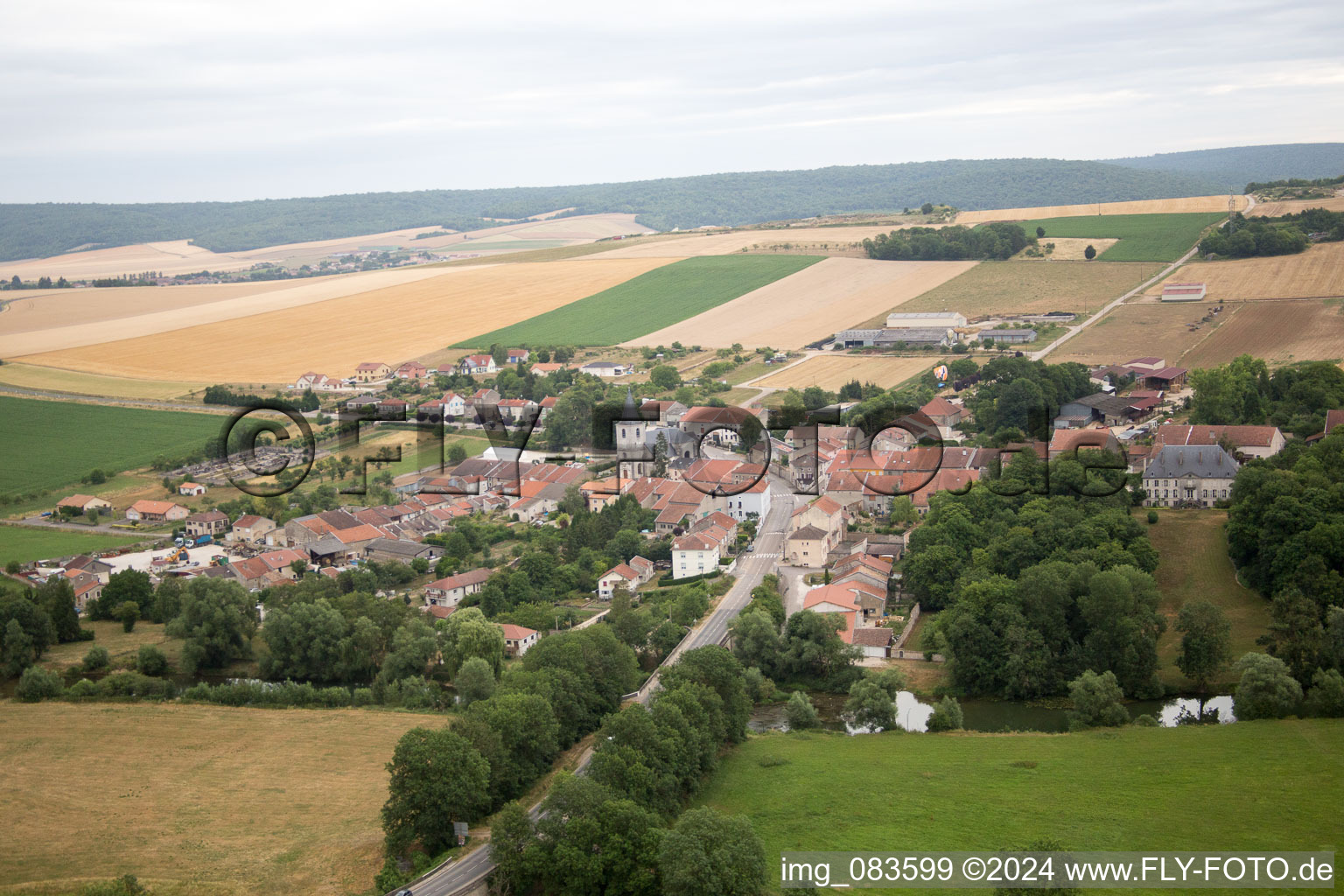 Vaucouleurs im Bundesland Meuse, Frankreich von oben