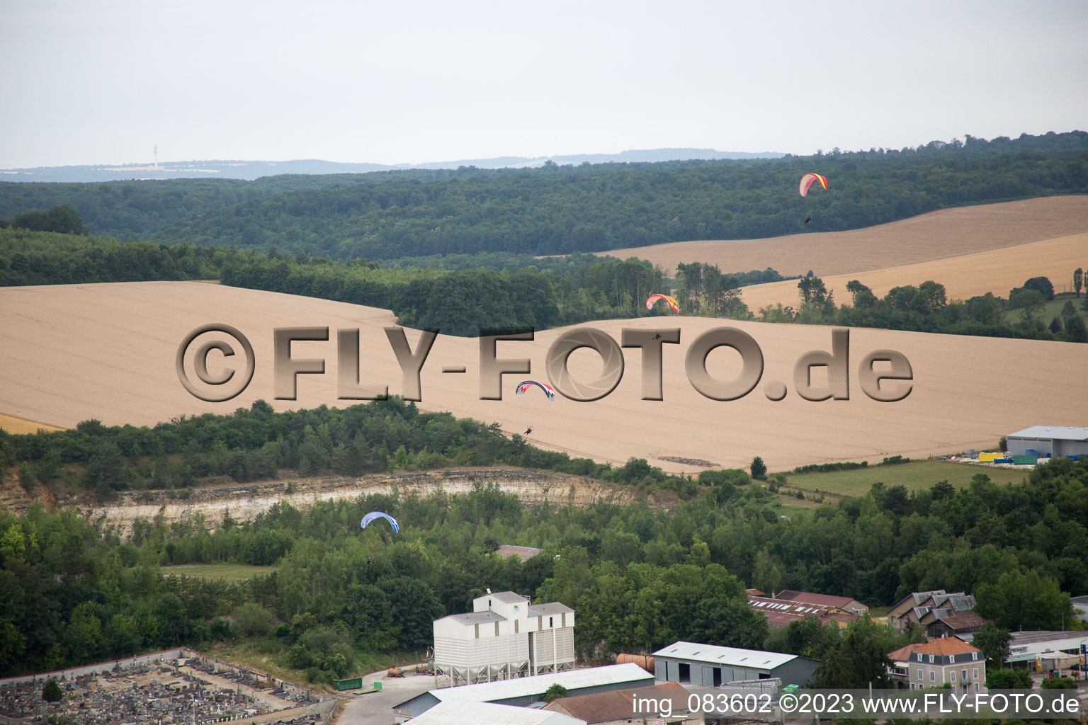 Vaucouleurs im Bundesland Meuse, Frankreich vom Flugzeug aus