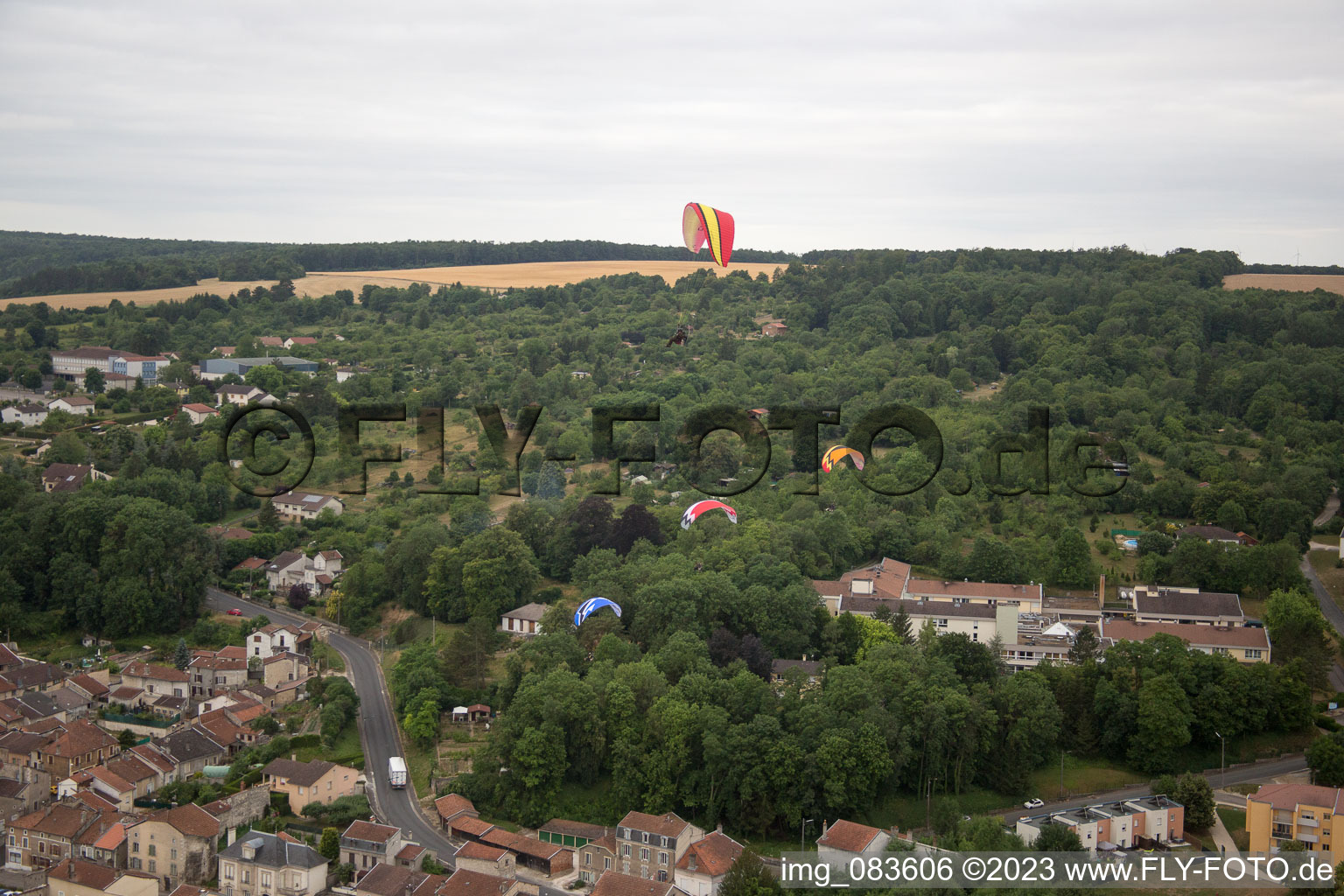 Drohnenbild von Vaucouleurs im Bundesland Meuse, Frankreich