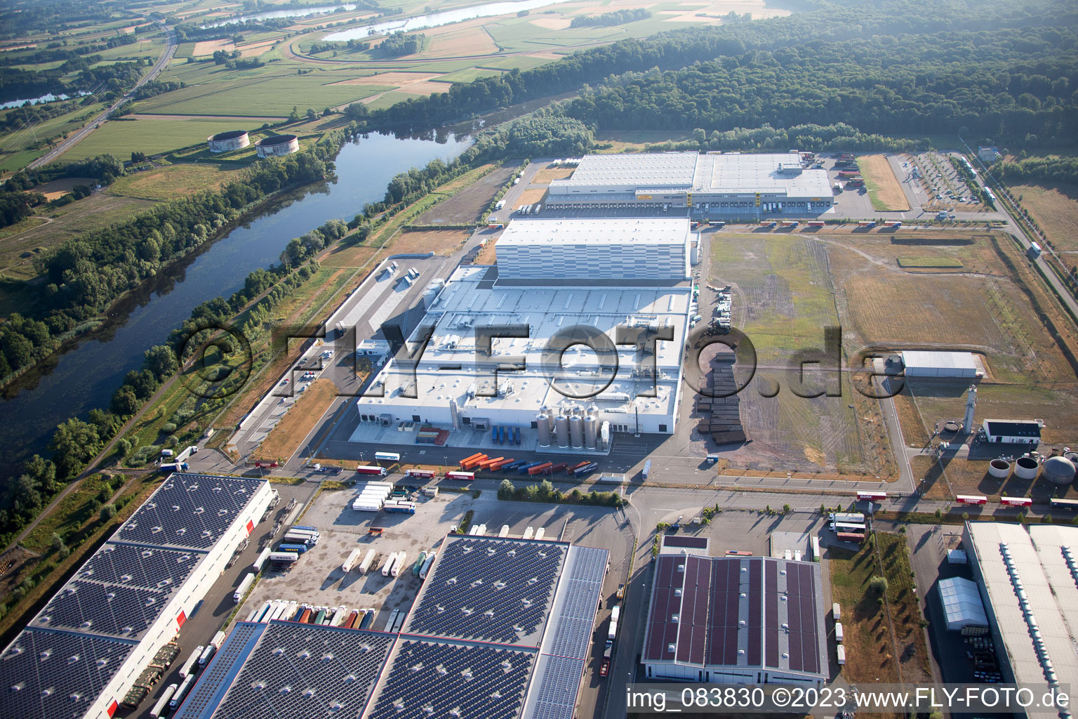 Wörth am Rhein, Industriegebiet Oberwald im Bundesland Rheinland-Pfalz, Deutschland aus der Drohnenperspektive