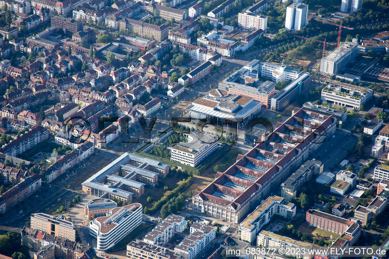 Luftbild von Südweststadt, ZKM in Karlsruhe im Bundesland Baden-Württemberg, Deutschland