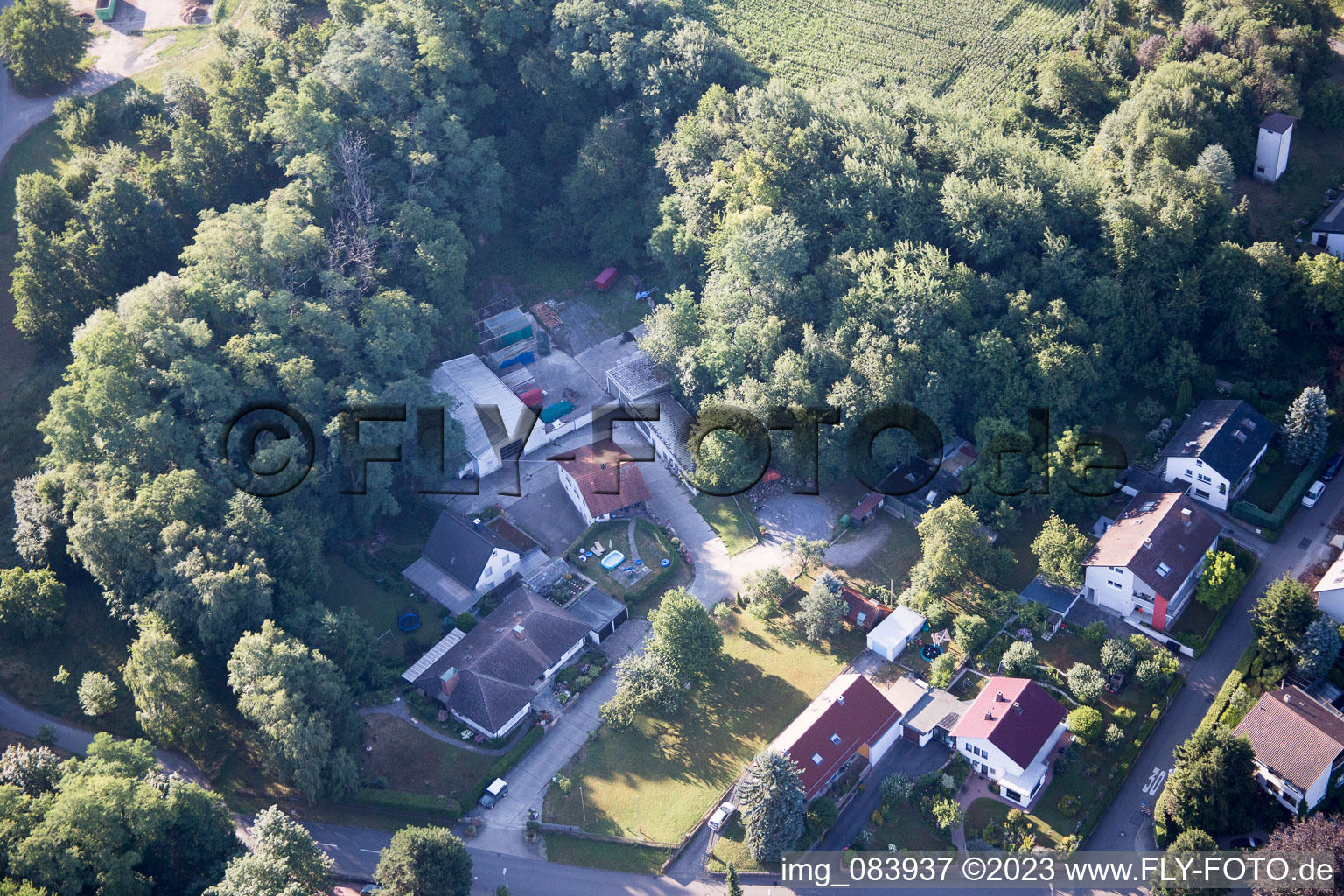Luftaufnahme von Grünwettersbach,Hohenwettersbacherstraße 38 , "offene Jugendwerkstatt Karlsruhe" am Steinbruch im Bundesland Baden-Württemberg, Deutschland