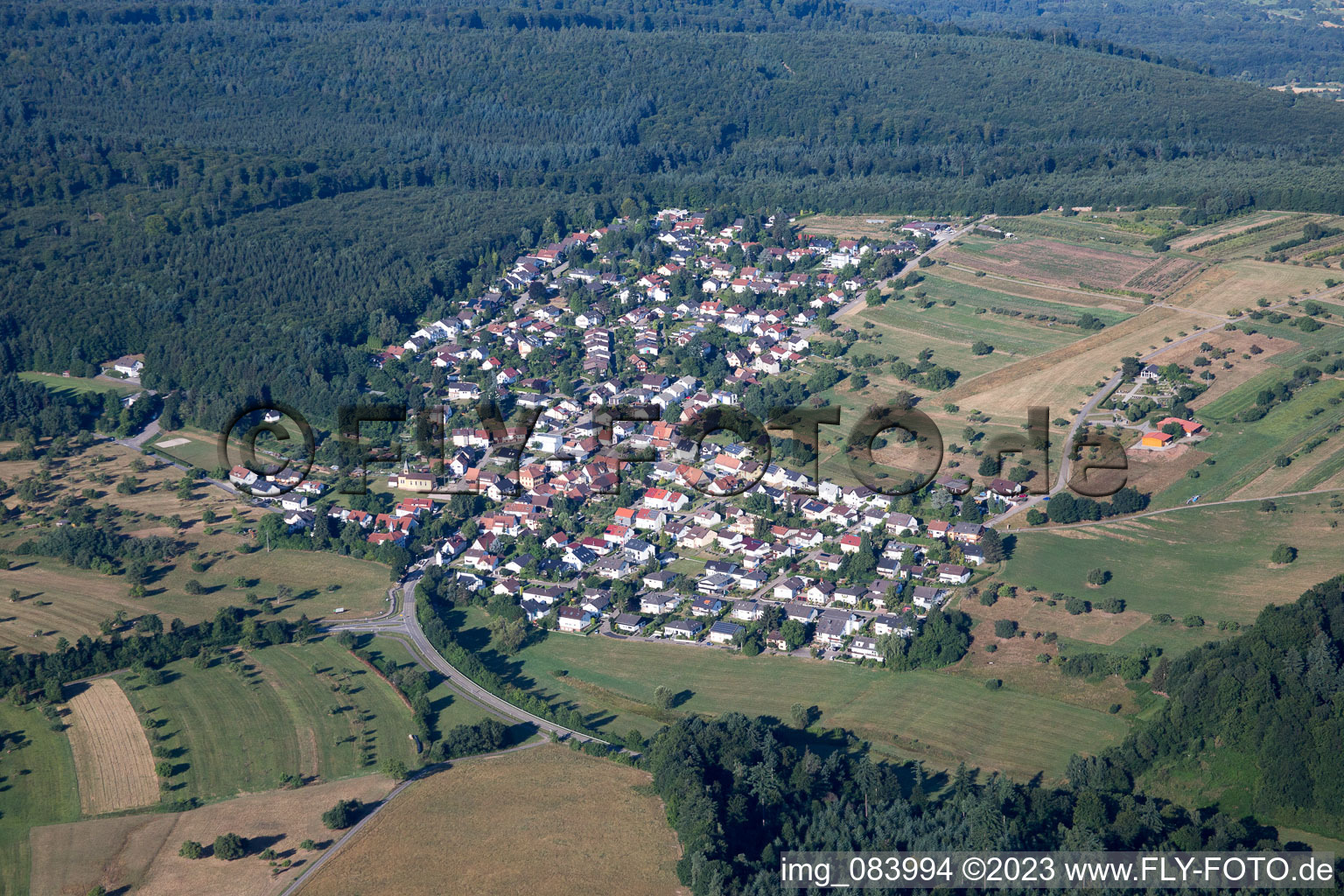 Luftbild von Ortsteil Schluttenbach in Ettlingen im Bundesland Baden-Württemberg, Deutschland