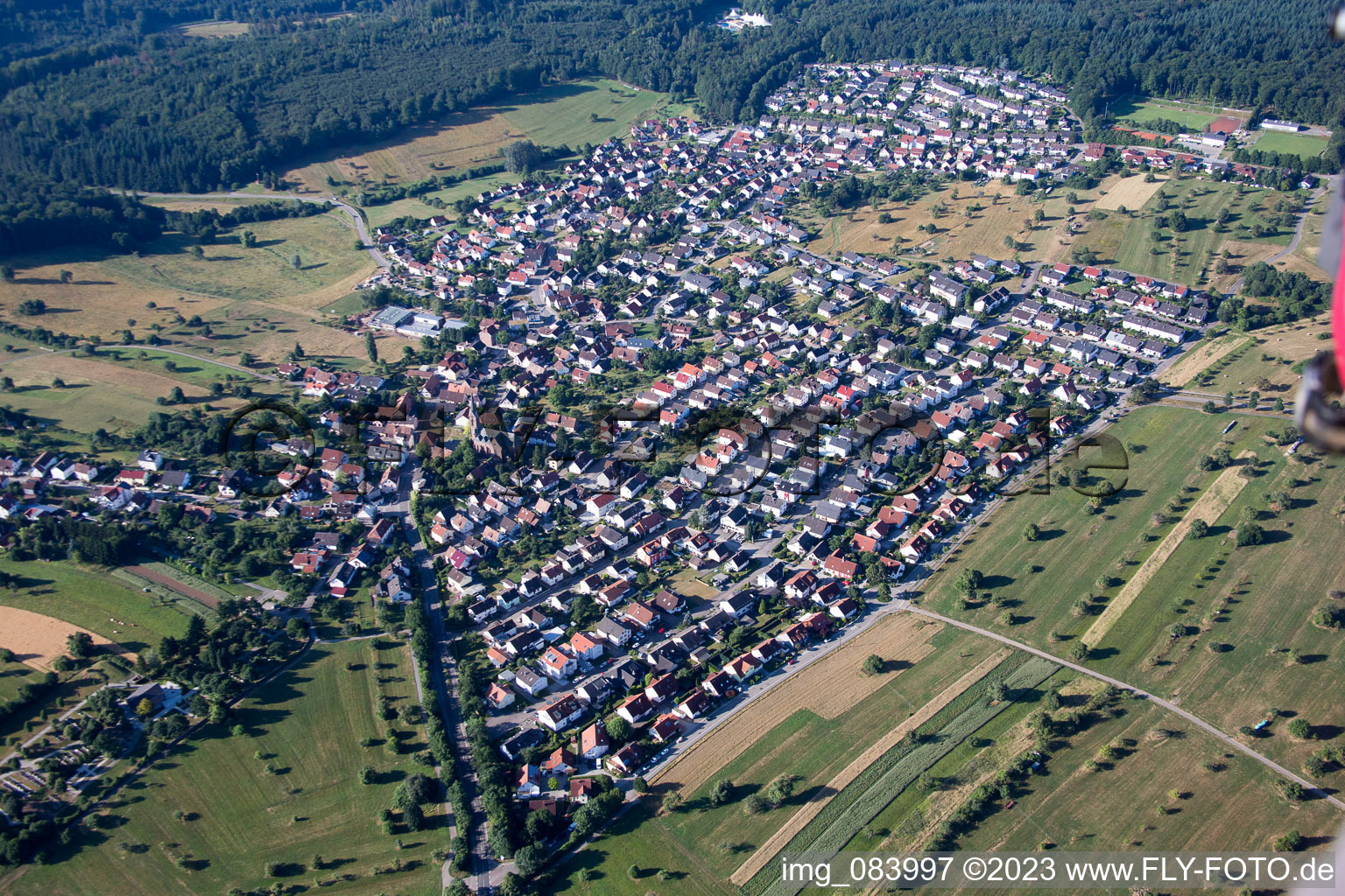 Ortsteil Schöllbronn in Ettlingen im Bundesland Baden-Württemberg, Deutschland aus der Luft