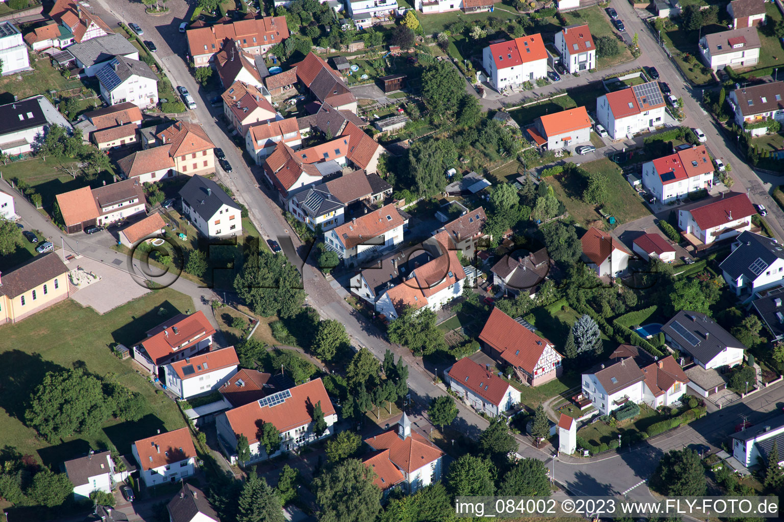 Luftbild von Maria Königin im Ortsteil Schluttenbach in Ettlingen im Bundesland Baden-Württemberg, Deutschland
