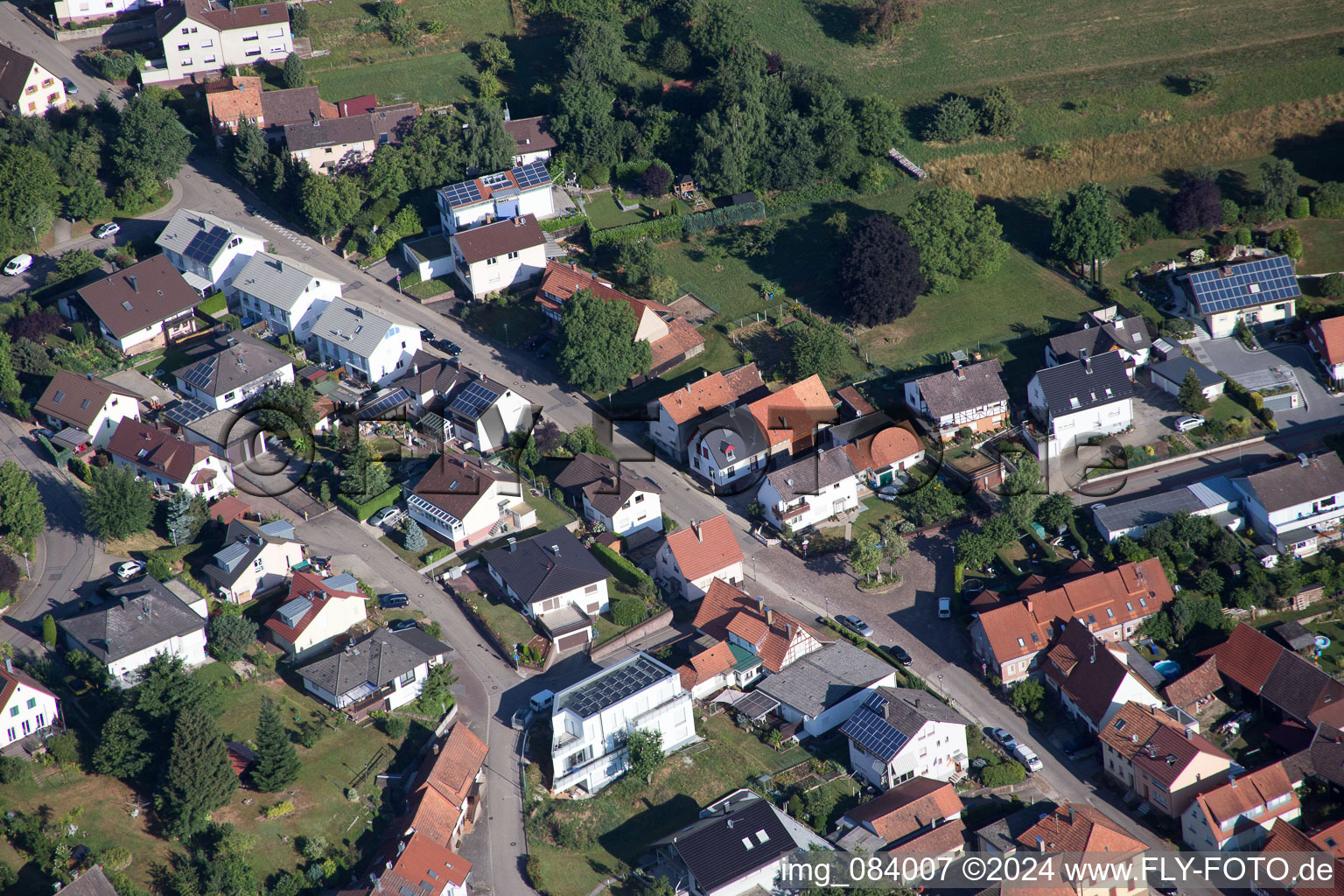 Ortsteil Schöllbronn in Ettlingen im Bundesland Baden-Württemberg, Deutschland aus der Vogelperspektive