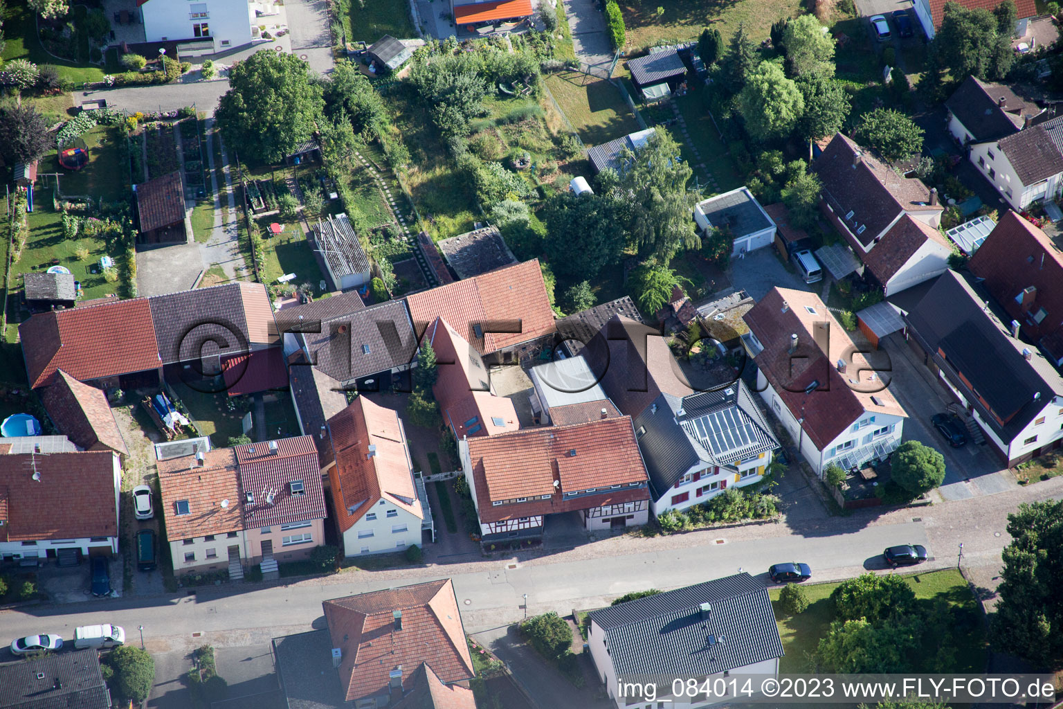 Ortsteil Schluttenbach in Ettlingen im Bundesland Baden-Württemberg, Deutschland aus der Luft betrachtet