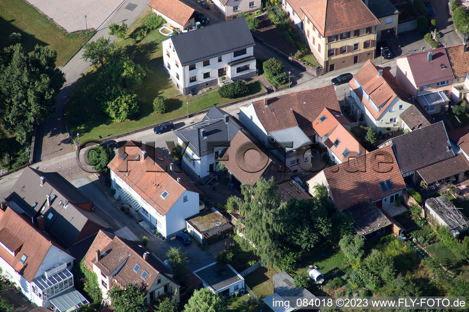 Ortsteil Schluttenbach in Ettlingen im Bundesland Baden-Württemberg, Deutschland von einer Drohne aus