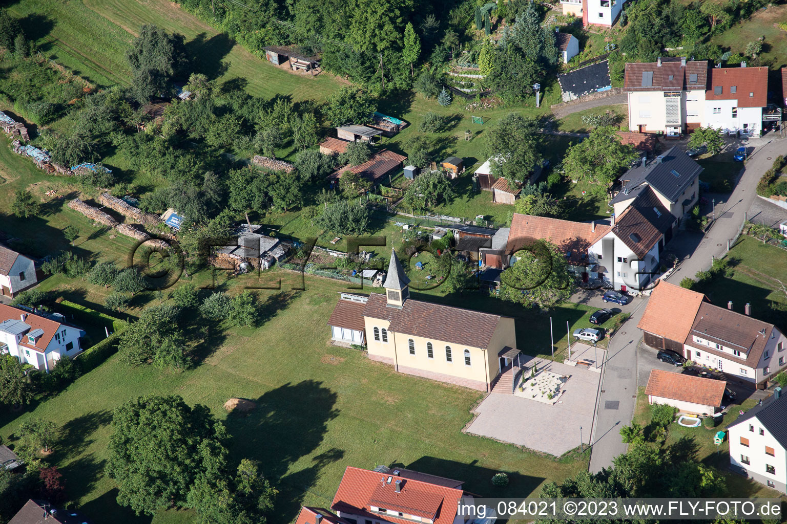Luftaufnahme von Ortsteil Schluttenbach in Ettlingen im Bundesland Baden-Württemberg, Deutschland