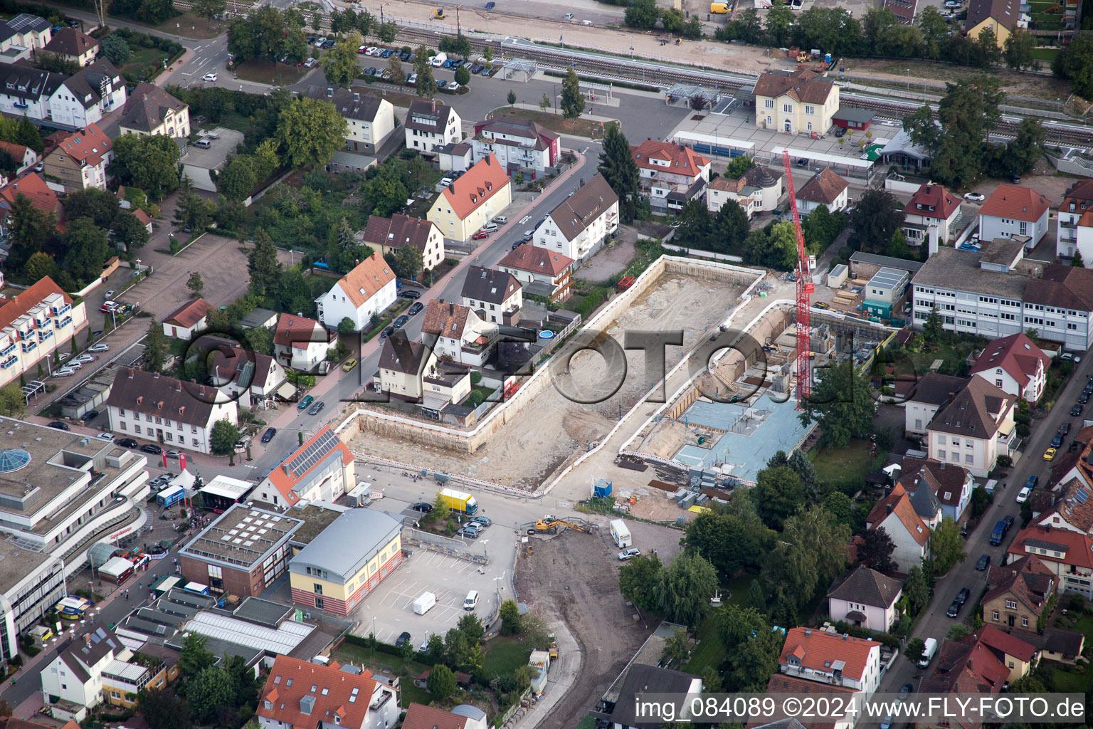 Luftbild von Gebäude- Ensemble- Baustellen zum Neubau eines Stadtquartiers 'Im Stadtkern' in Kandel im Bundesland Rheinland-Pfalz, Deutschland