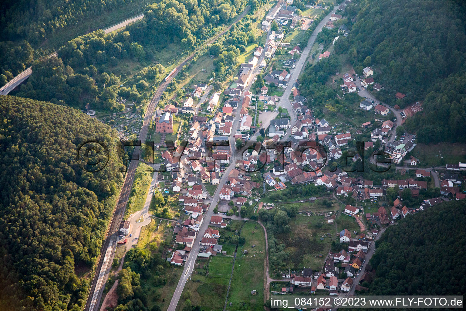 Luftbild von Wilgartswiesen im Bundesland Rheinland-Pfalz, Deutschland