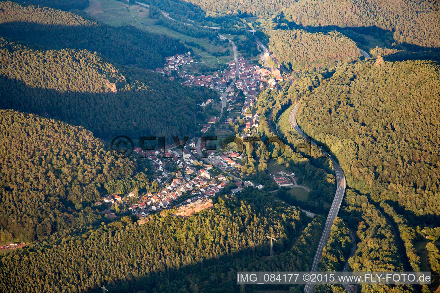 Wilgartswiesen im Bundesland Rheinland-Pfalz, Deutschland aus der Vogelperspektive