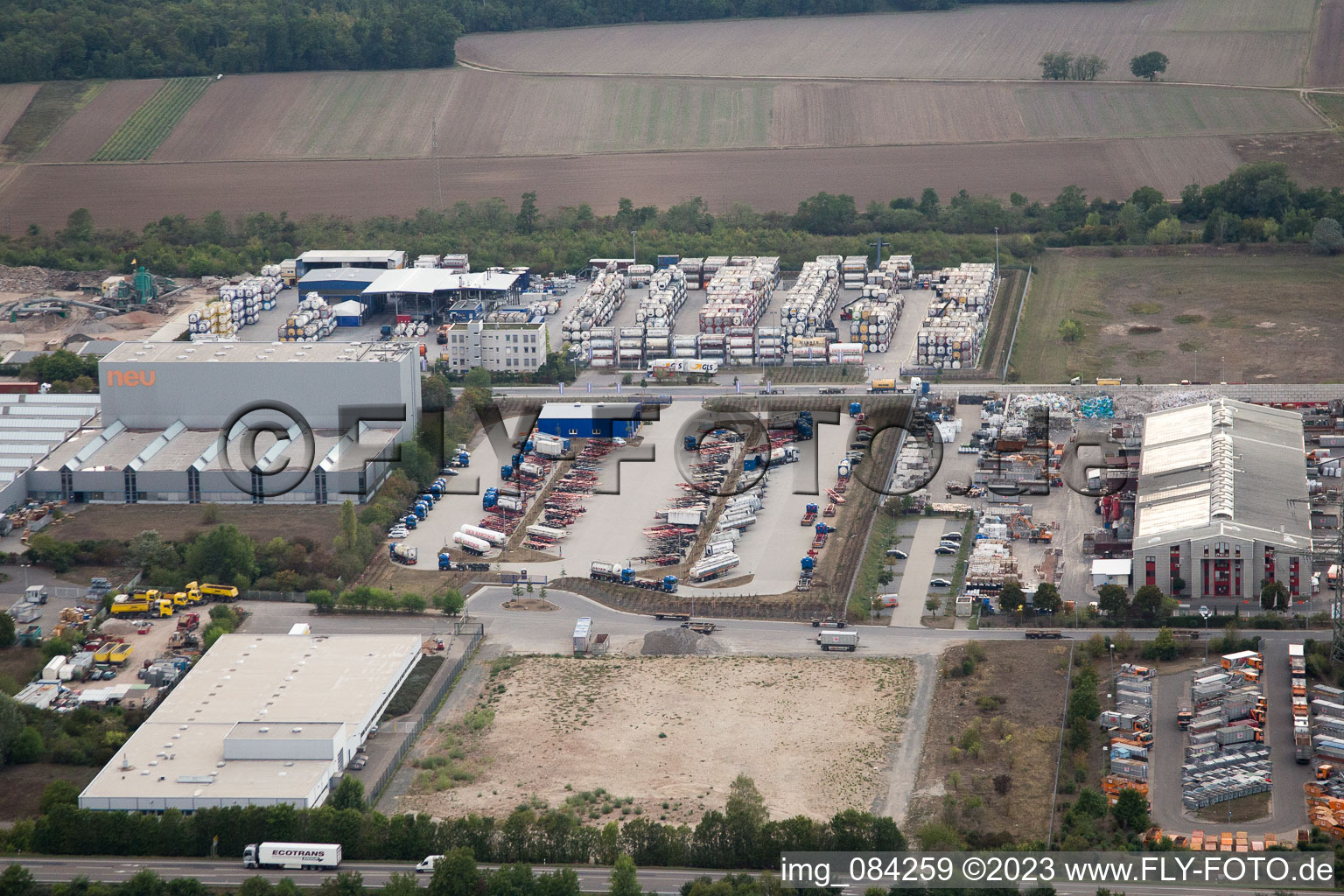 Lagerhallen und Speditionsgebäude Kube & Kubenz in Worms im Bundesland Rheinland-Pfalz, Deutschland