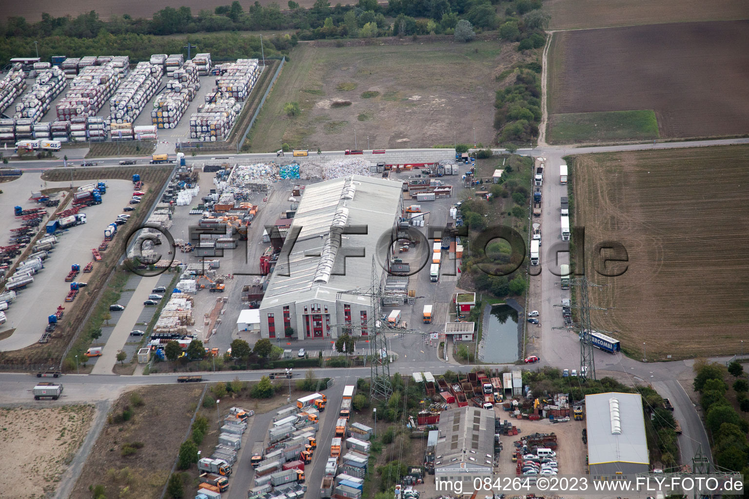 Luftbild von Worms, Industriegebiet Nord am Rhein im Bundesland Rheinland-Pfalz, Deutschland