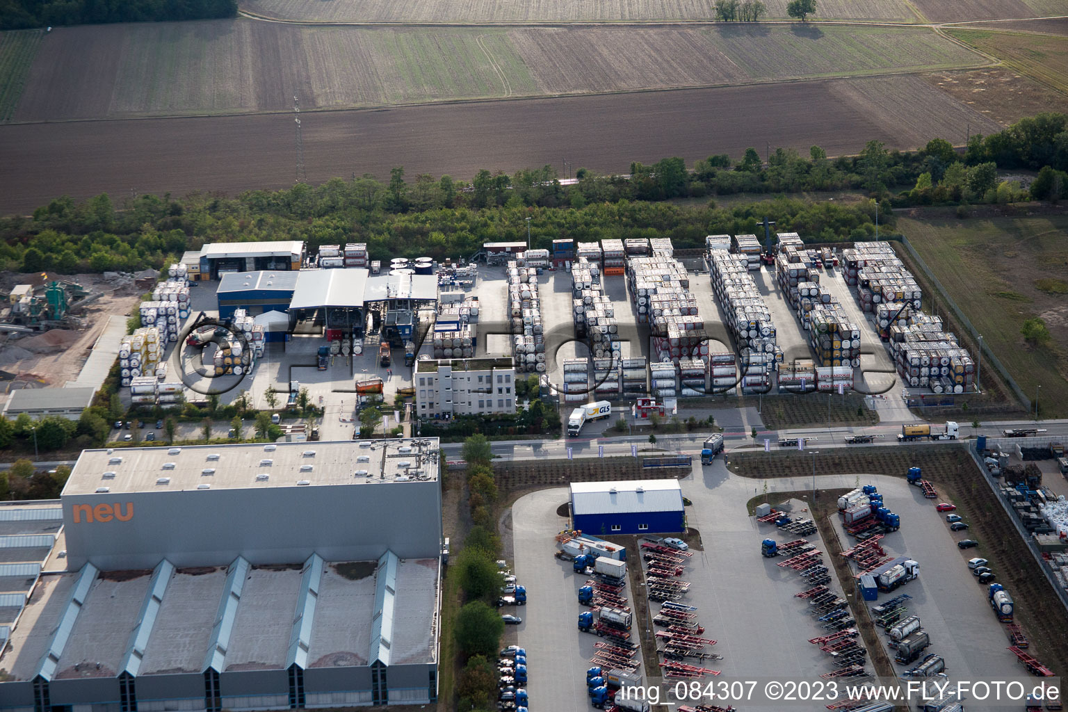Drohnenbild von Worms, Industriegebiet Im Langgewan, Spedition Kube & Kubenz im Bundesland Rheinland-Pfalz, Deutschland