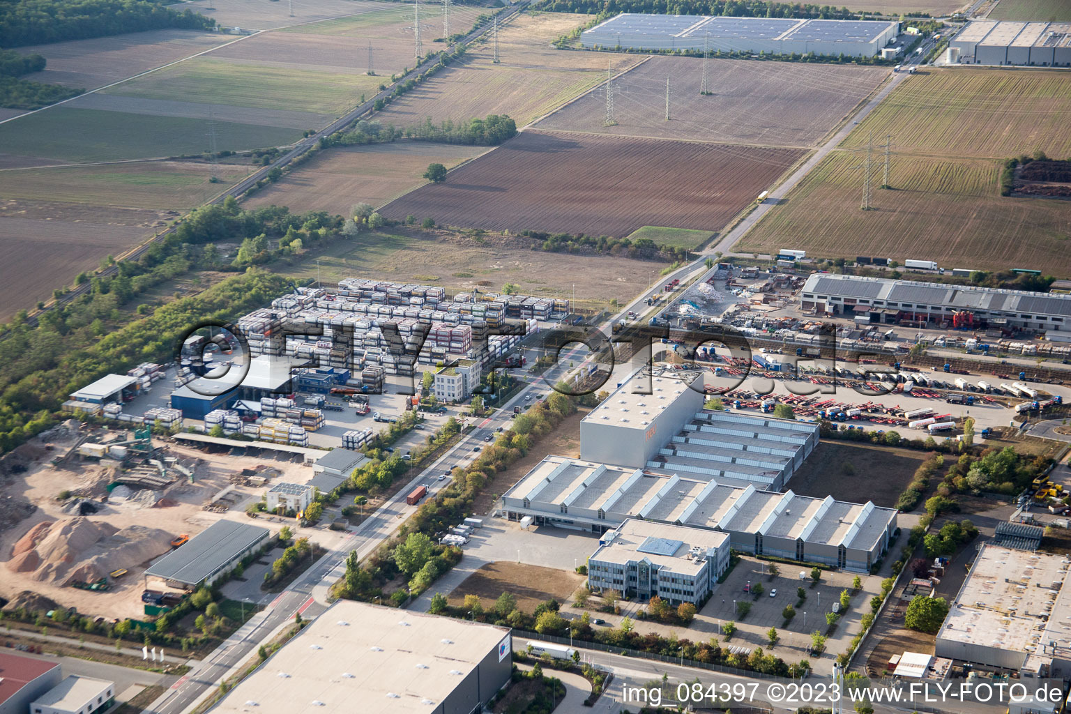 Luftaufnahme von Worms, Industriegebiet Im Langgewan, Spedition Kube & Kubenz im Bundesland Rheinland-Pfalz, Deutschland