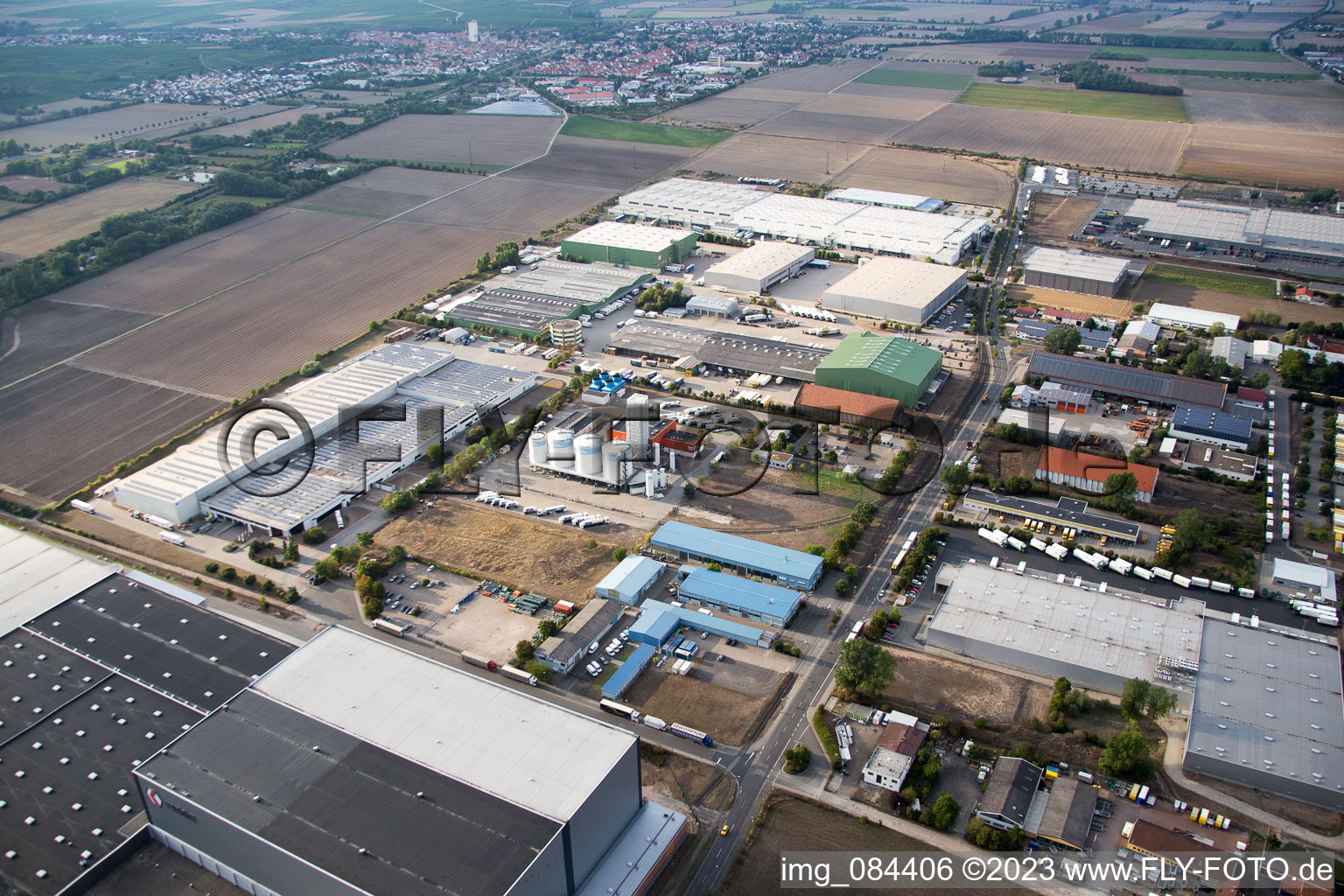 Luftaufnahme von Bosch im Ortsteil Rheindürkheim in Worms im Bundesland Rheinland-Pfalz, Deutschland