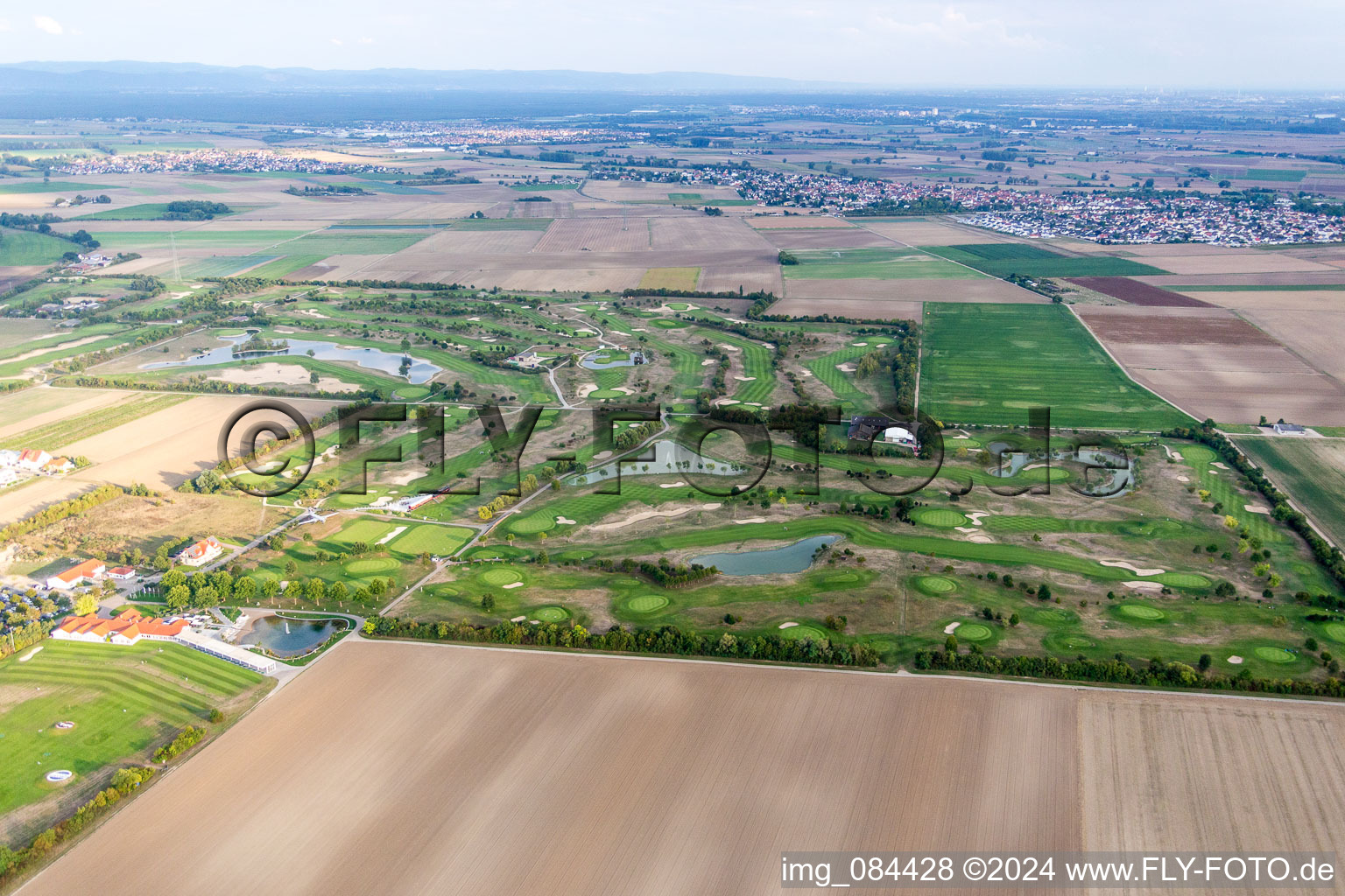 Drohnenbild von Gelände des Golfplatz Golfpark Biblis-Wattenheim *****GOLF absolute in Wattenheim im Bundesland Hessen, Deutschland