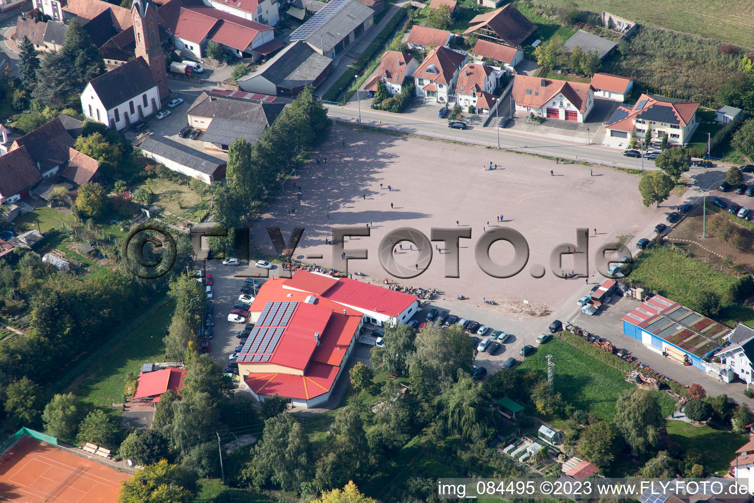 Luftbild von Festplatz im Ortsteil Drusweiler in Kapellen-Drusweiler im Bundesland Rheinland-Pfalz, Deutschland
