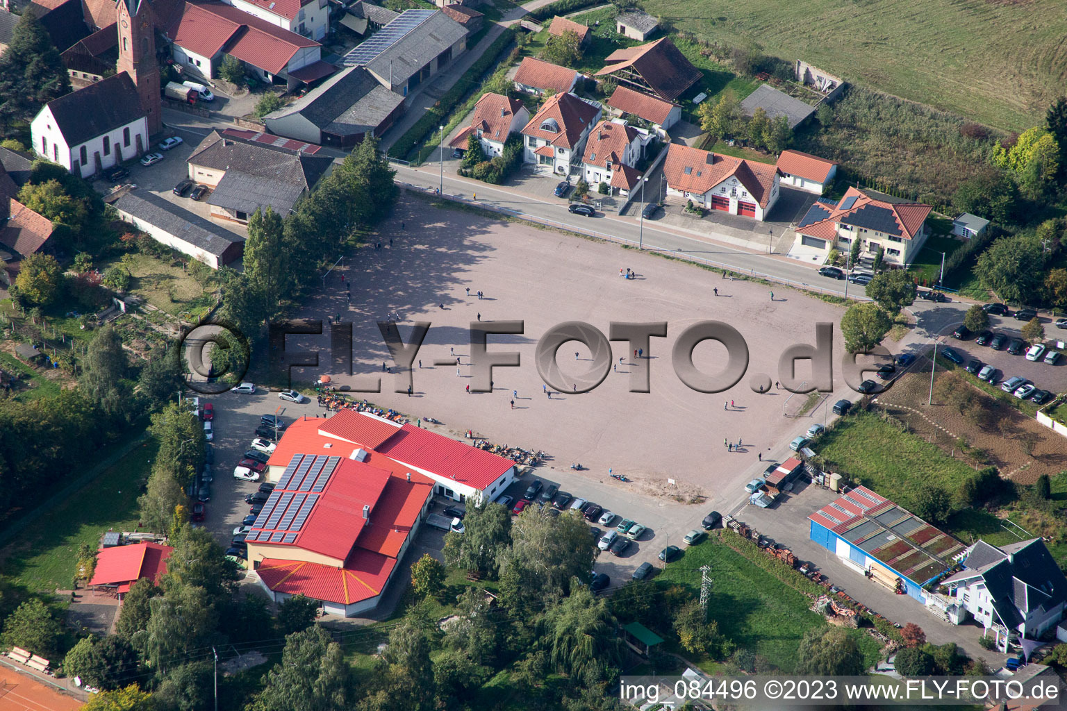 Luftaufnahme von Festplatz im Ortsteil Drusweiler in Kapellen-Drusweiler im Bundesland Rheinland-Pfalz, Deutschland