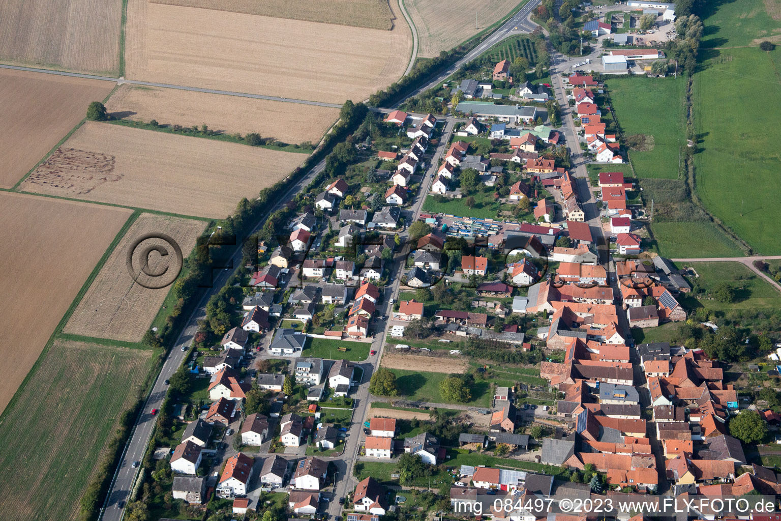 Ortsteil Kapellen in Kapellen-Drusweiler im Bundesland Rheinland-Pfalz, Deutschland von einer Drohne aus