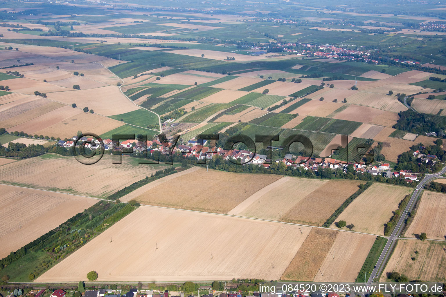 Drohnenaufname von Vollmersweiler im Bundesland Rheinland-Pfalz, Deutschland