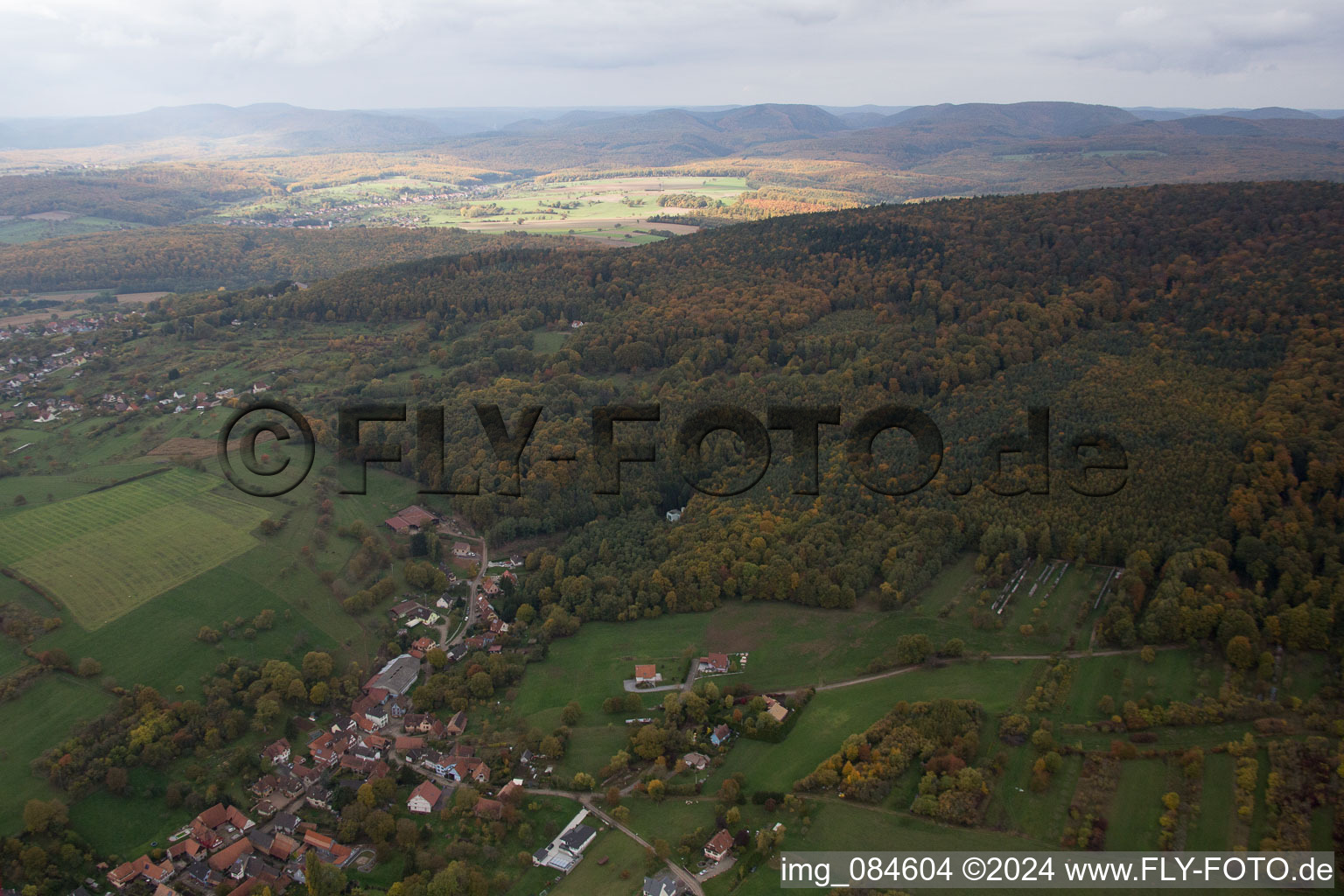 Mitschdorf im Bundesland Bas-Rhin, Frankreich aus der Vogelperspektive