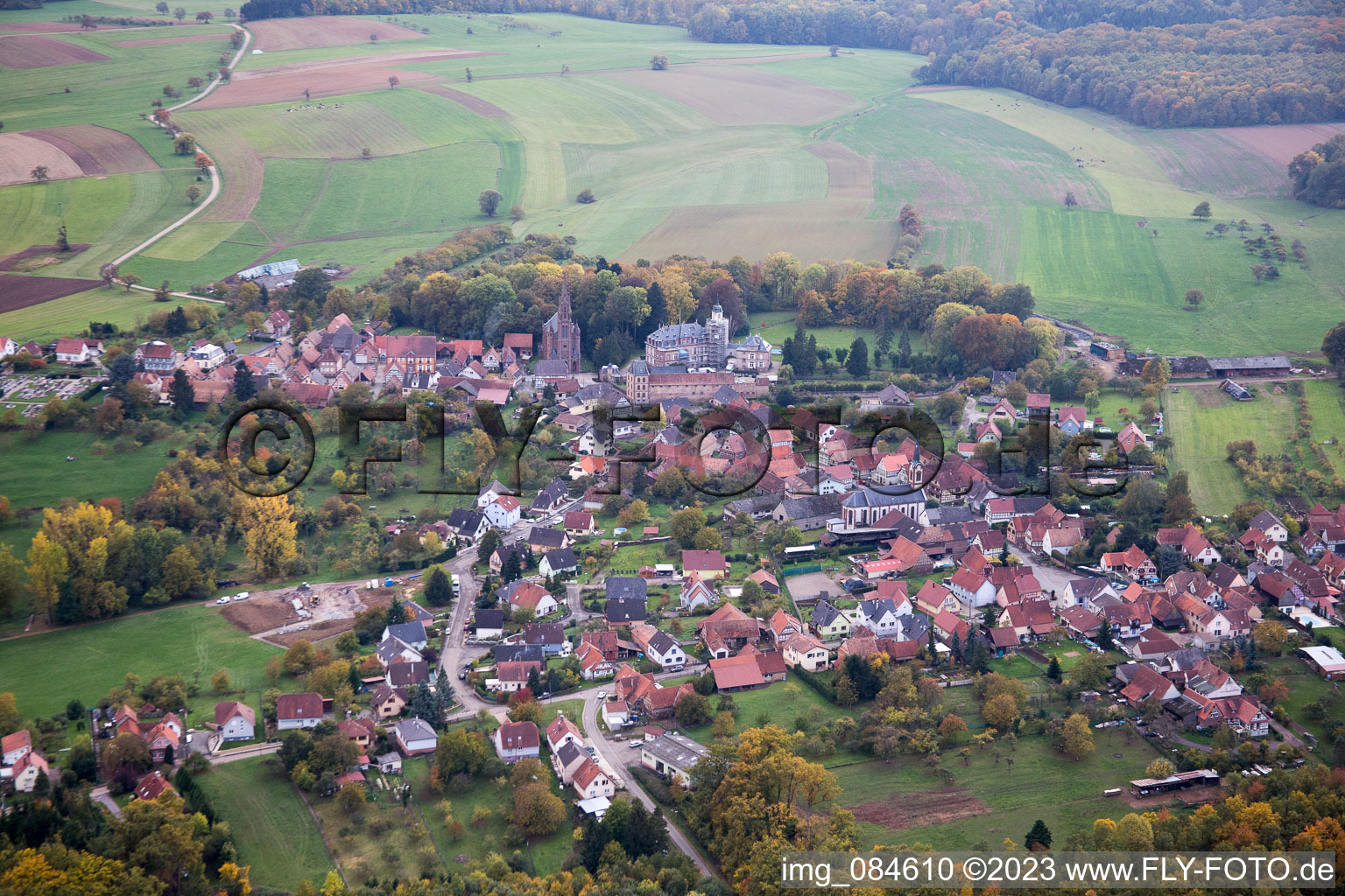 Luftbild von Frœschwiller im Bundesland Bas-Rhin, Frankreich