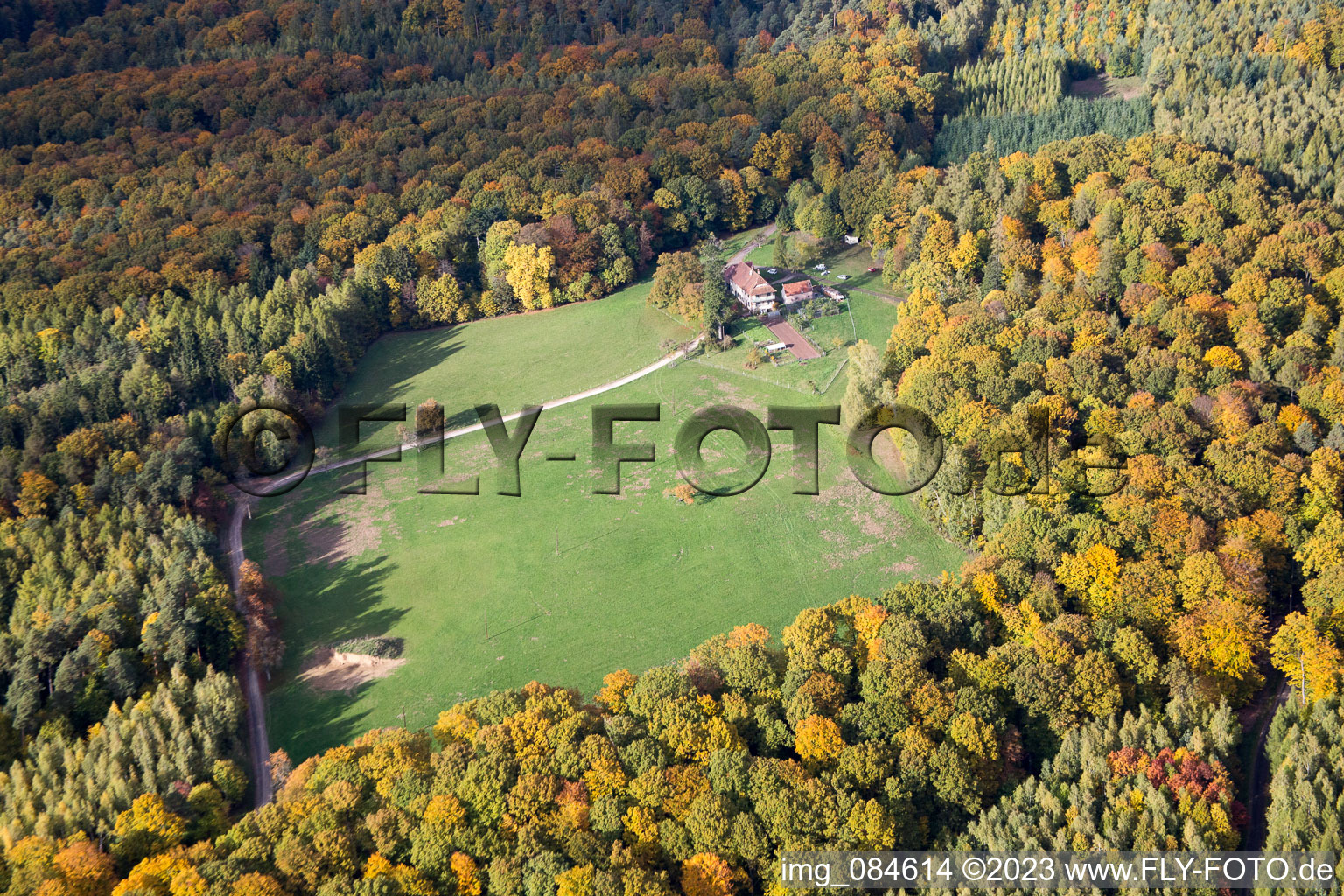 Luftbild von Nehwiller-près-Wœrth im Bundesland Bas-Rhin, Frankreich