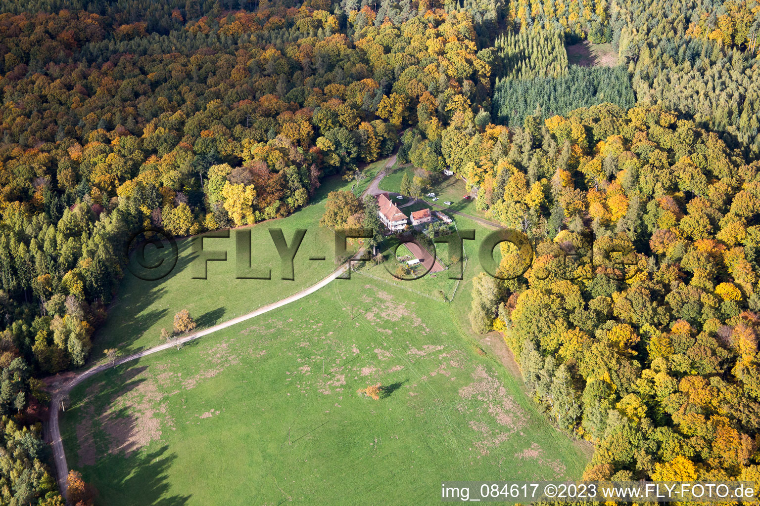 Luftaufnahme von Nehwiller-près-Wœrth im Bundesland Bas-Rhin, Frankreich
