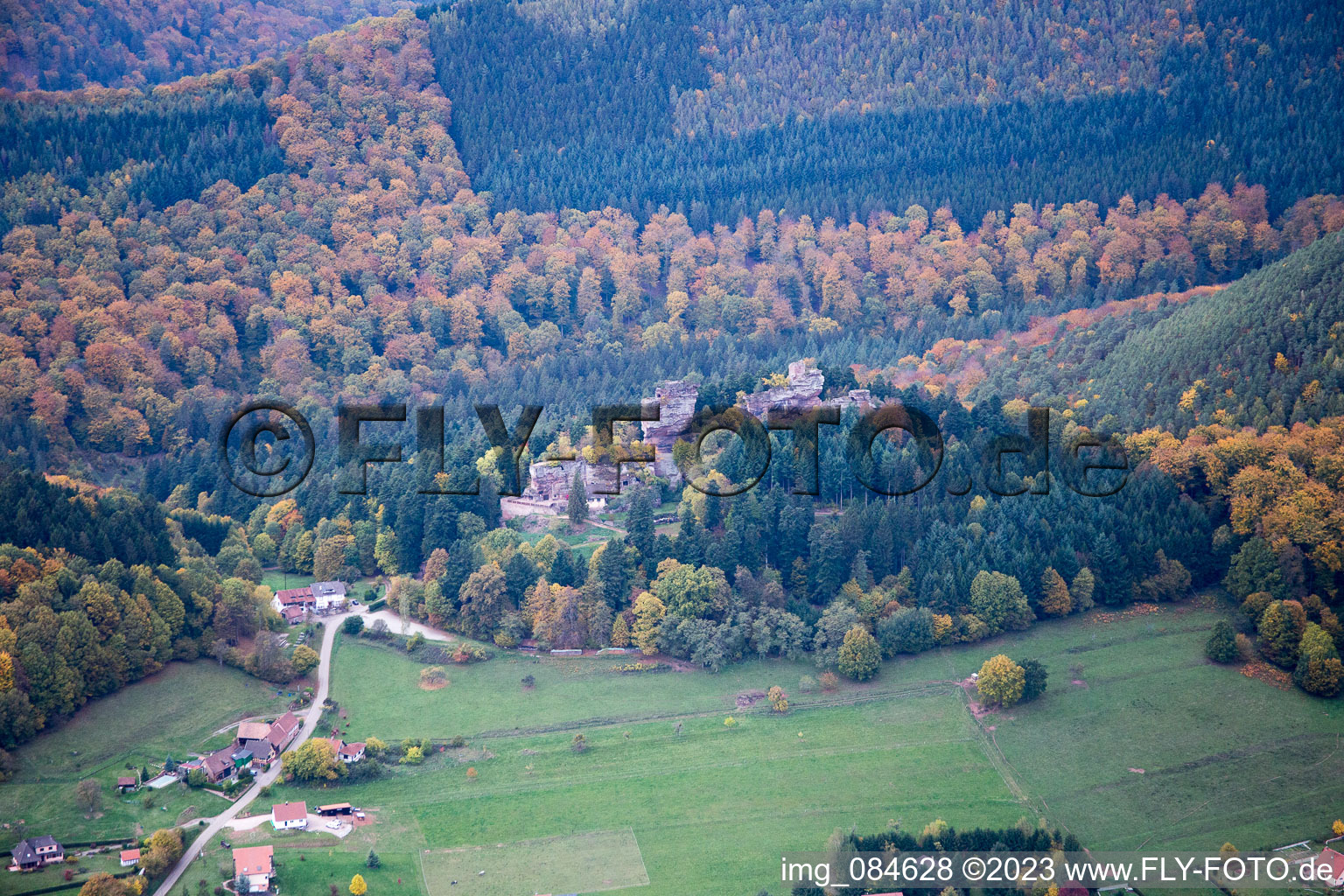 Luftaufnahme von Windstein im Bundesland Bas-Rhin, Frankreich