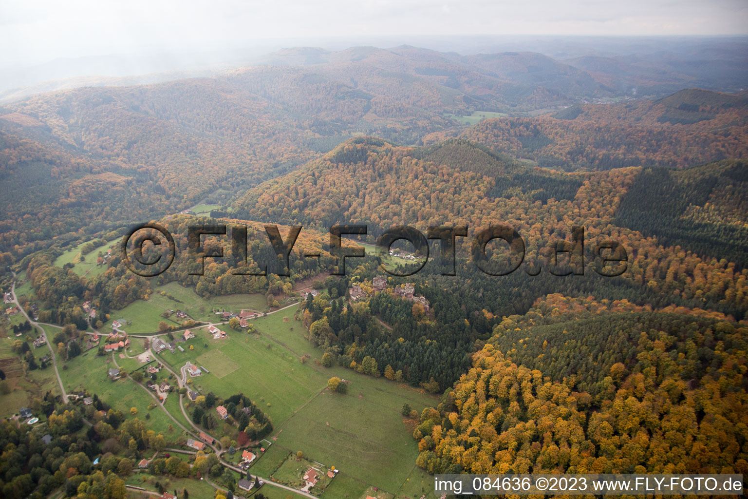 Windstein im Bundesland Bas-Rhin, Frankreich von oben gesehen