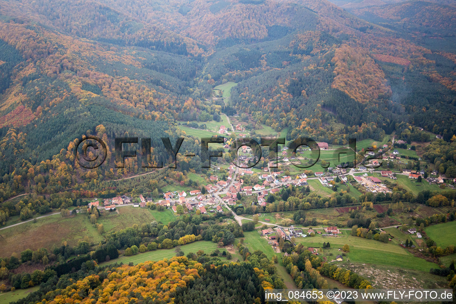 Luftaufnahme von Dambach im Bundesland Bas-Rhin, Frankreich