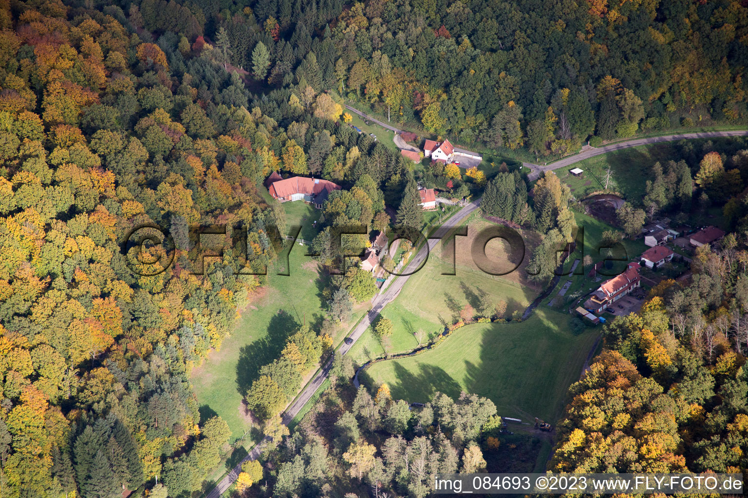 Windstein im Bundesland Bas-Rhin, Frankreich von einer Drohne aus