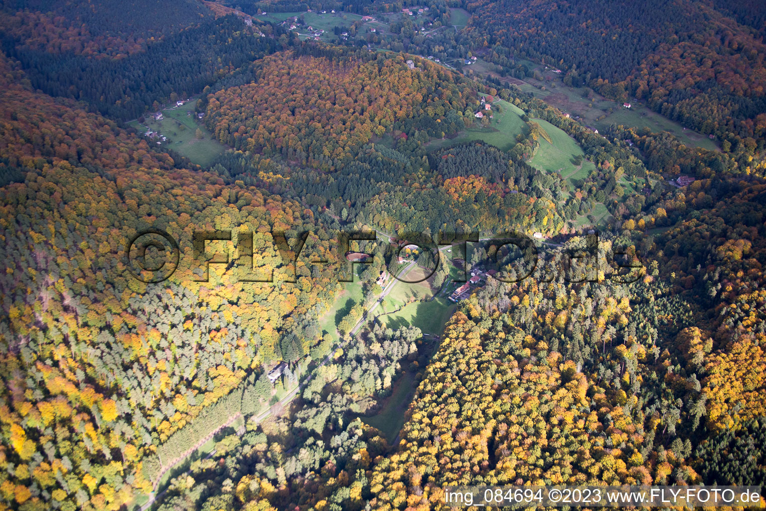 Windstein im Bundesland Bas-Rhin, Frankreich von der Drohne aus gesehen