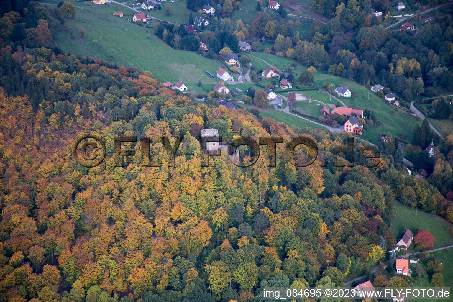 Luftbild von Windstein im Bundesland Bas-Rhin, Frankreich