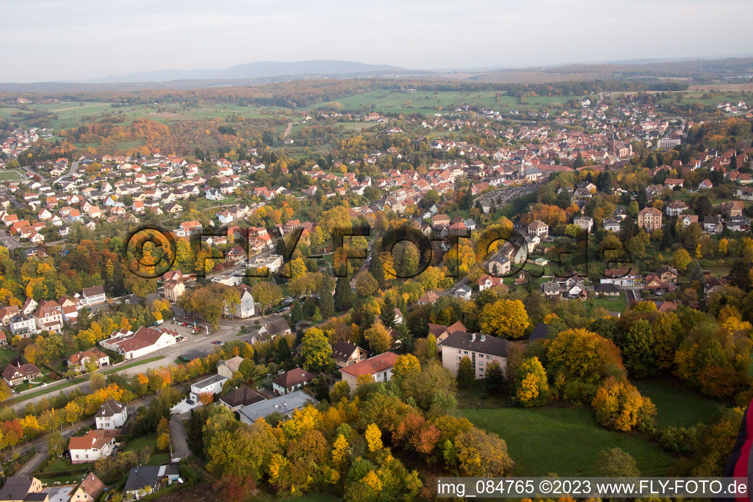 Niederbronn-les-Bains im Bundesland Bas-Rhin, Frankreich von oben