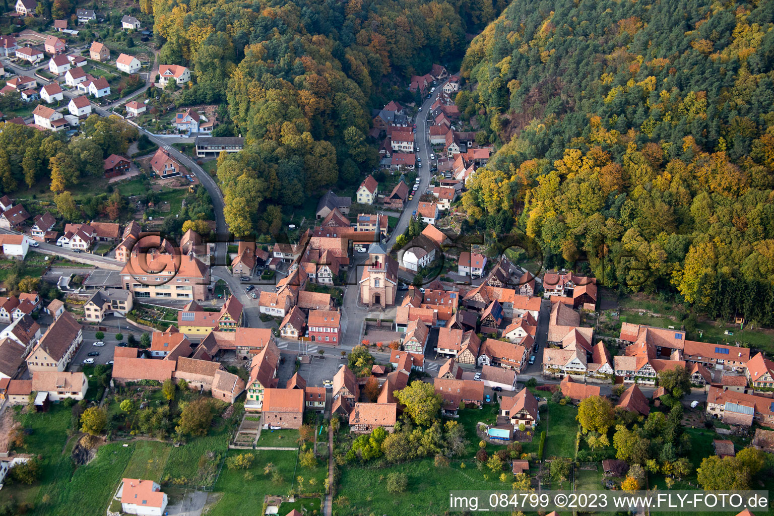 Schrägluftbild von Offwiller im Bundesland Bas-Rhin, Frankreich